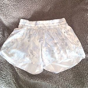 Lululemon shorts size 8